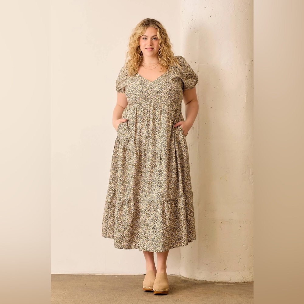 FLORAL TIERED DRESS - PLUS SIZE- (NEW)